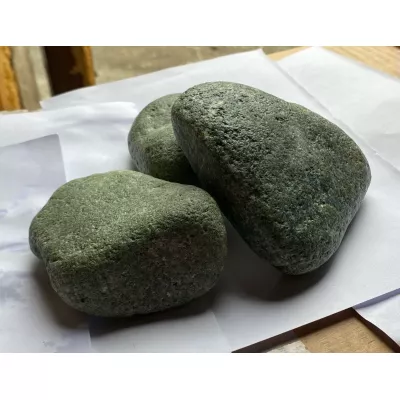 цена Жадеит шлифованный (галтованный), камень для электрокаменки