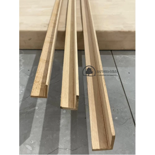 Уголок Ольха 27х27х2200